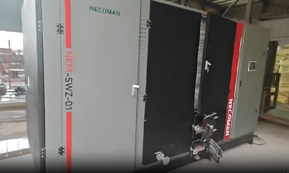 武漢某米粉廠采購一臺生物質蒸汽發生器試機中